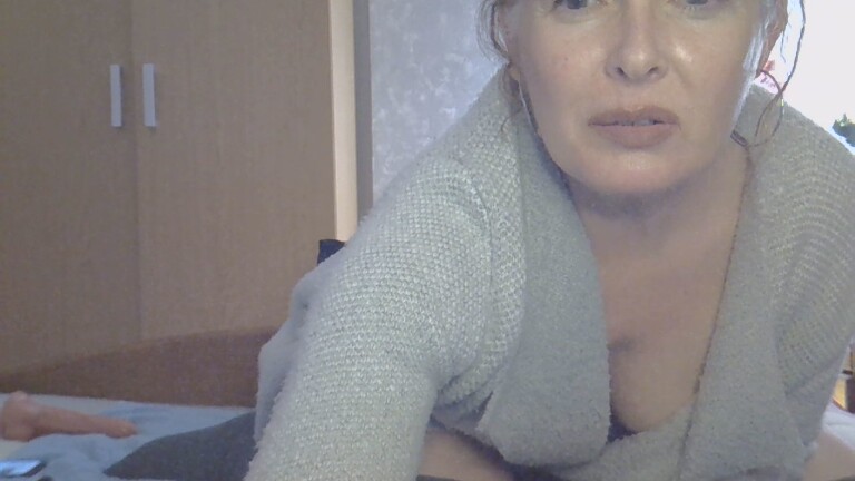 PureMoon's Streamate show and profile