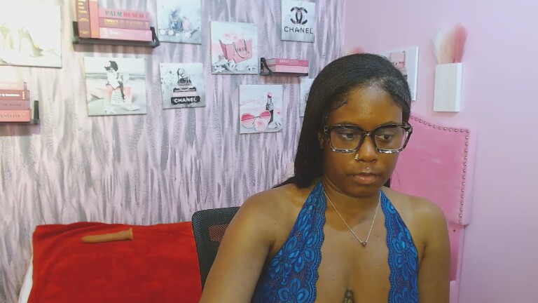 SymoneMonae's Streamate show and profile