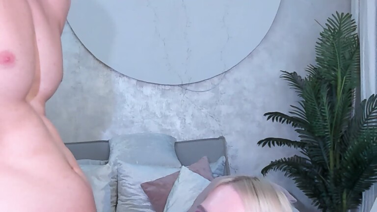 DenLina's Streamate show and profile