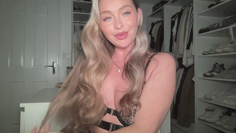 Bellalalita26's Streamate show and profile