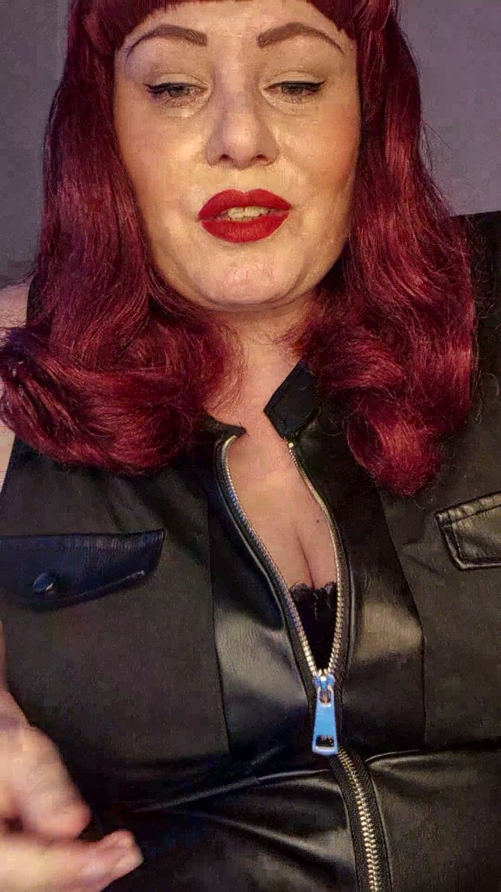 TheDevineMissDeviant