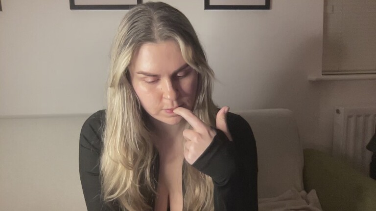 ClaraXVale's Streamate show and profile