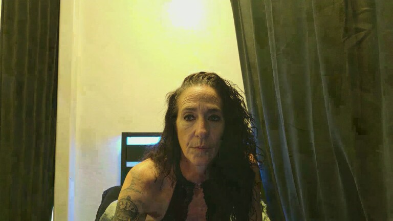 KickassMILF's Streamate show and profile