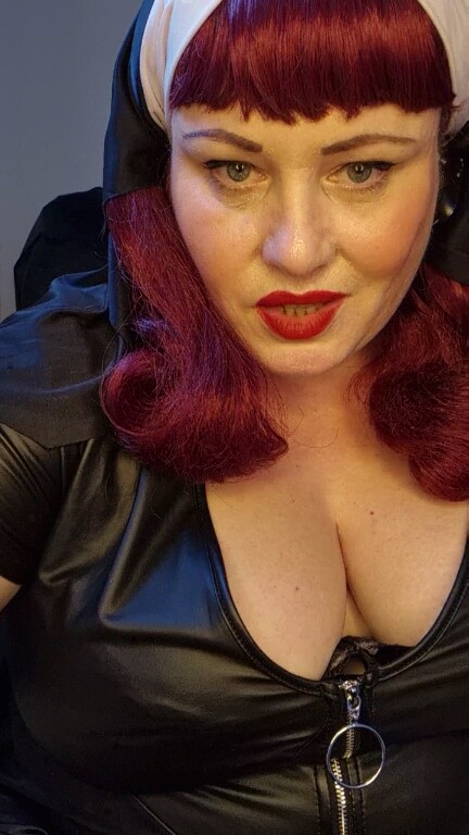 TheDevineMissDeviant's Streamate show and profile