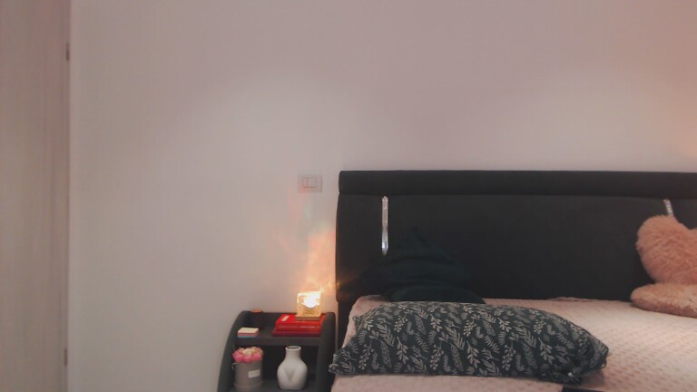 EVYE's Streamate show and profile