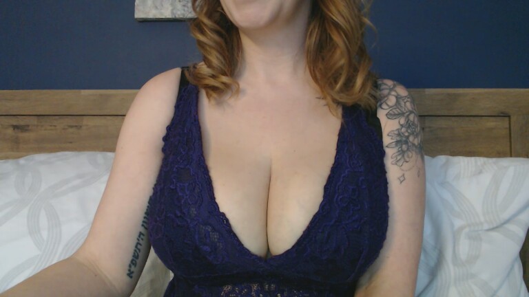 BustyBellaXoX's Streamate show and profile